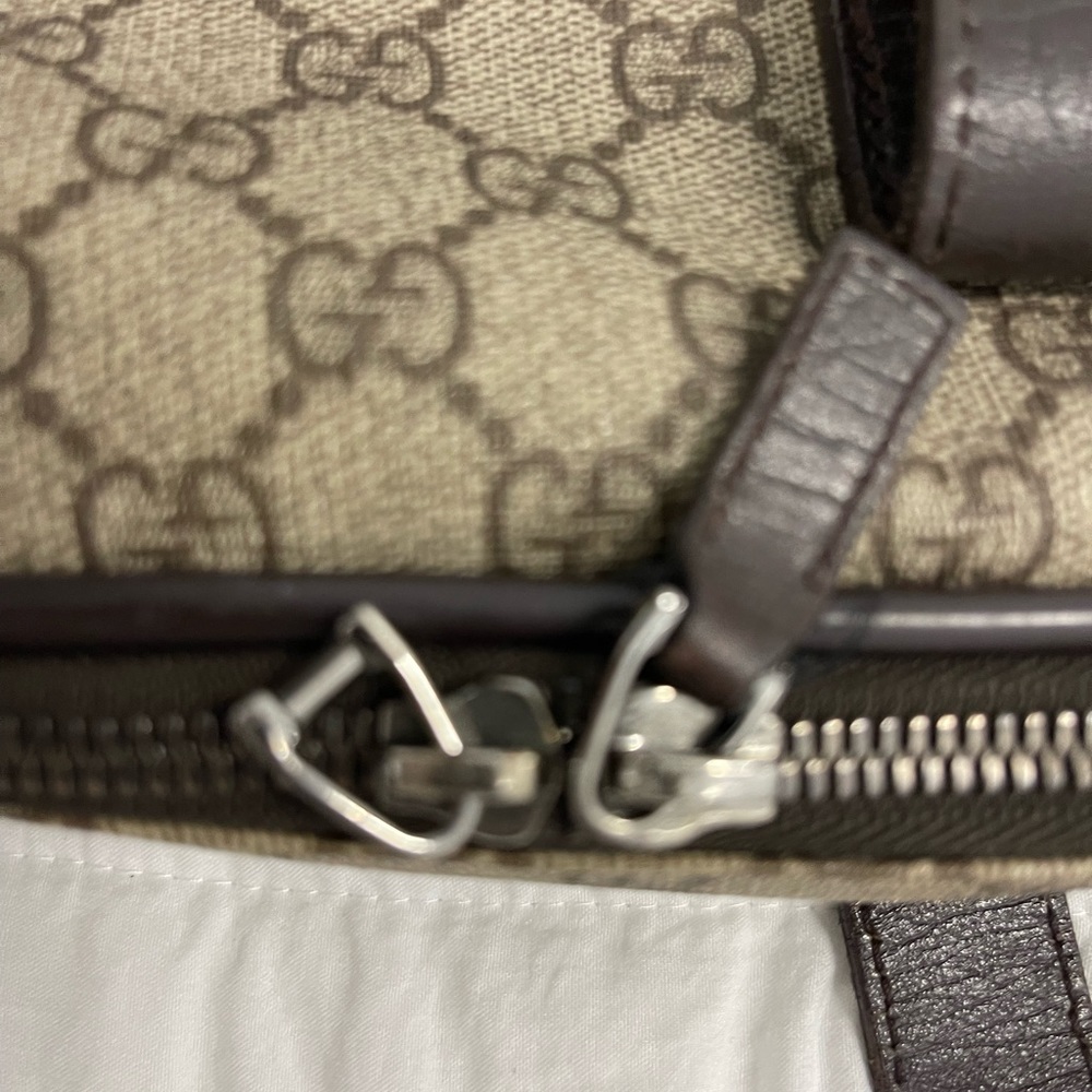 💯AUTHENTIC💯Gucci laptop case. - Picture 4 of 7